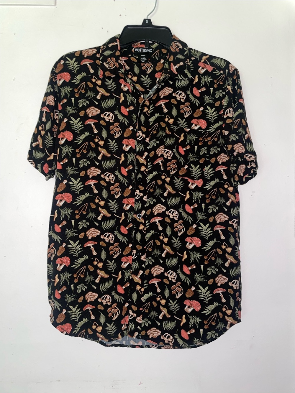 Hot Topic Black Mushroom Print Short-Sleeve Shirt Small